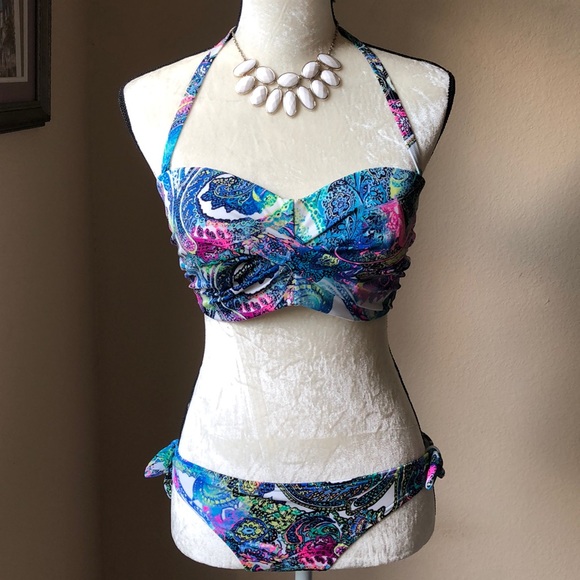 Victoria’s Secret Twist Front Bandeau Bikini - Picture 3 of 8